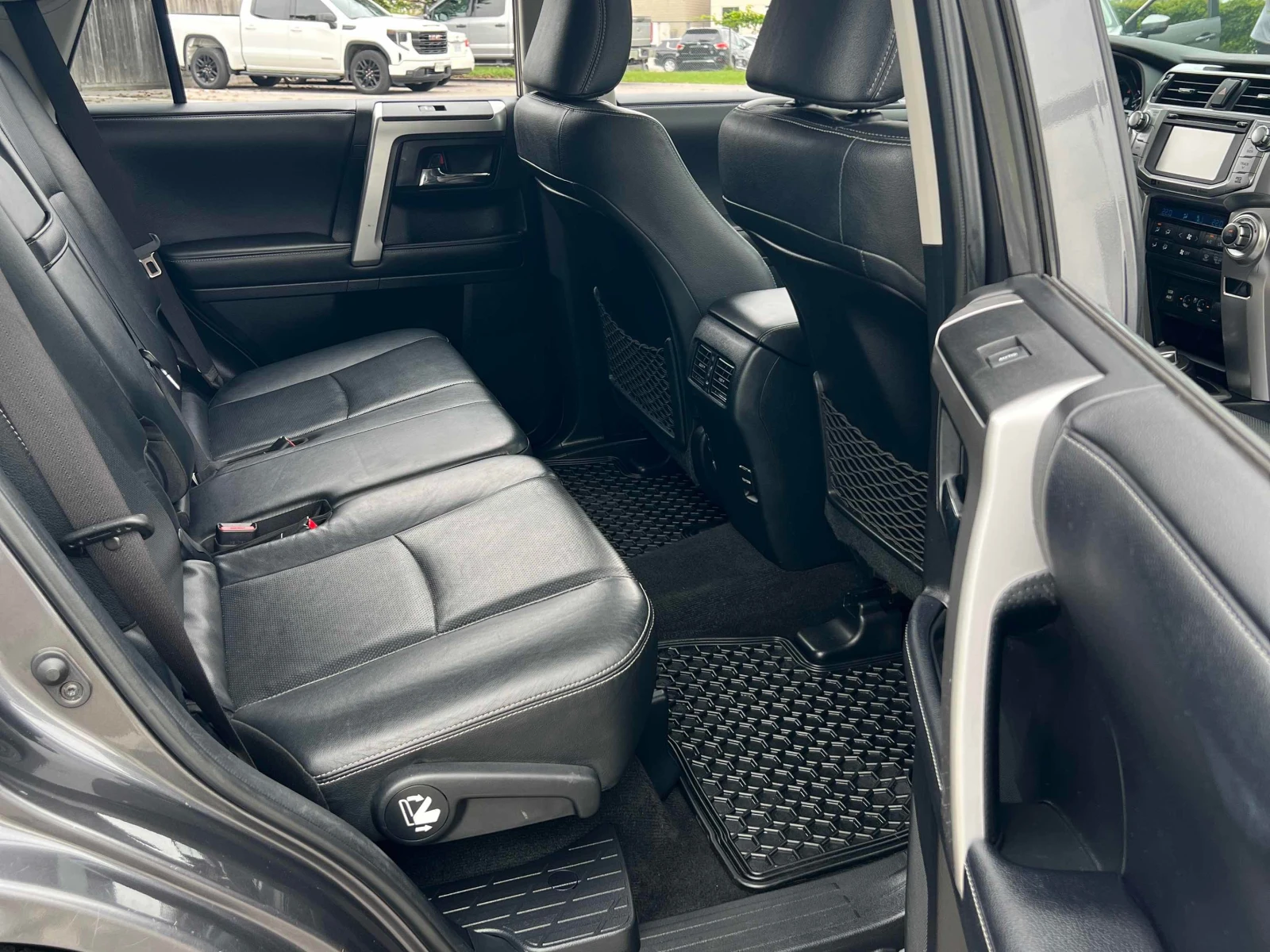 Toyota 4runner * 4WD * CARFAX * ОПЦИЯ ЗА ФИНАНСИРАНЕ, снимка 15 - Автомобили и джипове - 55983877