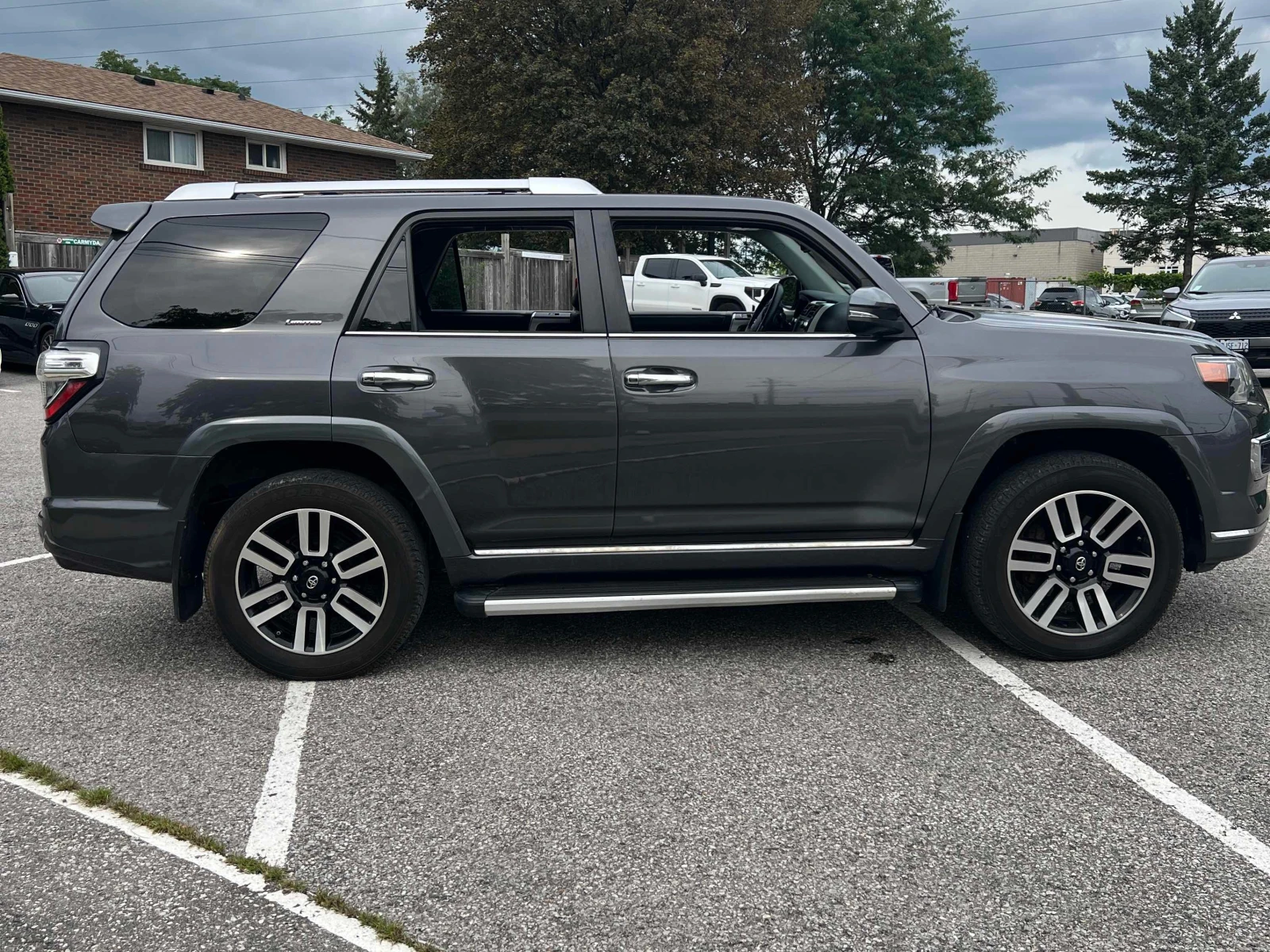 Toyota 4runner * 4WD * CARFAX * ОПЦИЯ ЗА ФИНАНСИРАНЕ, снимка 3 - Автомобили и джипове - 55983877
