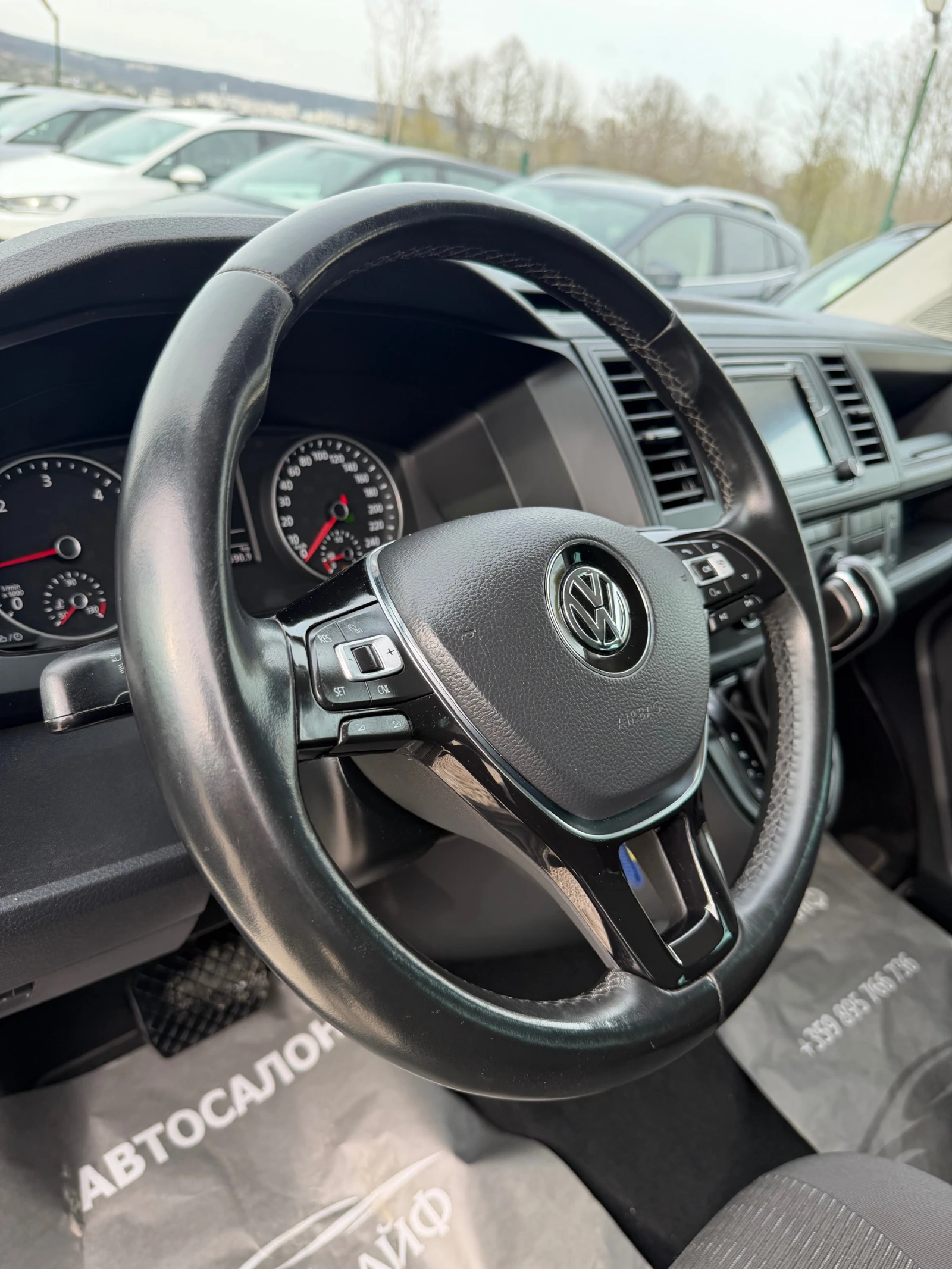 VW Caravelle 2.0TDI-150 DISTR. CAMERA DSG FULL LED NAVI EU 6B, снимка 9 - Бусове и автобуси - 54206666