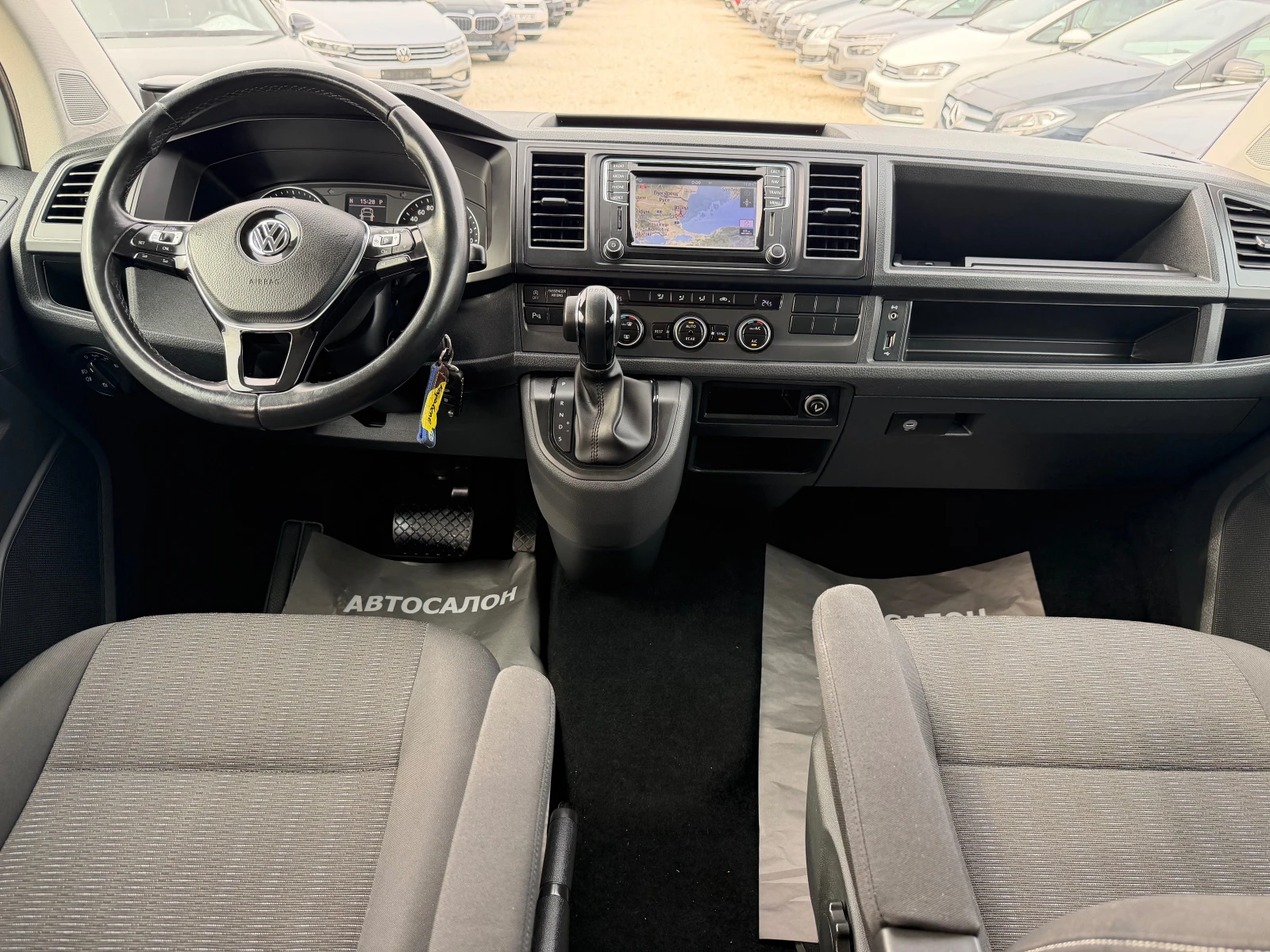 VW Caravelle 2.0TDI-150 DISTR. CAMERA DSG FULL LED NAVI EU 6B, снимка 8 - Бусове и автобуси - 54206666