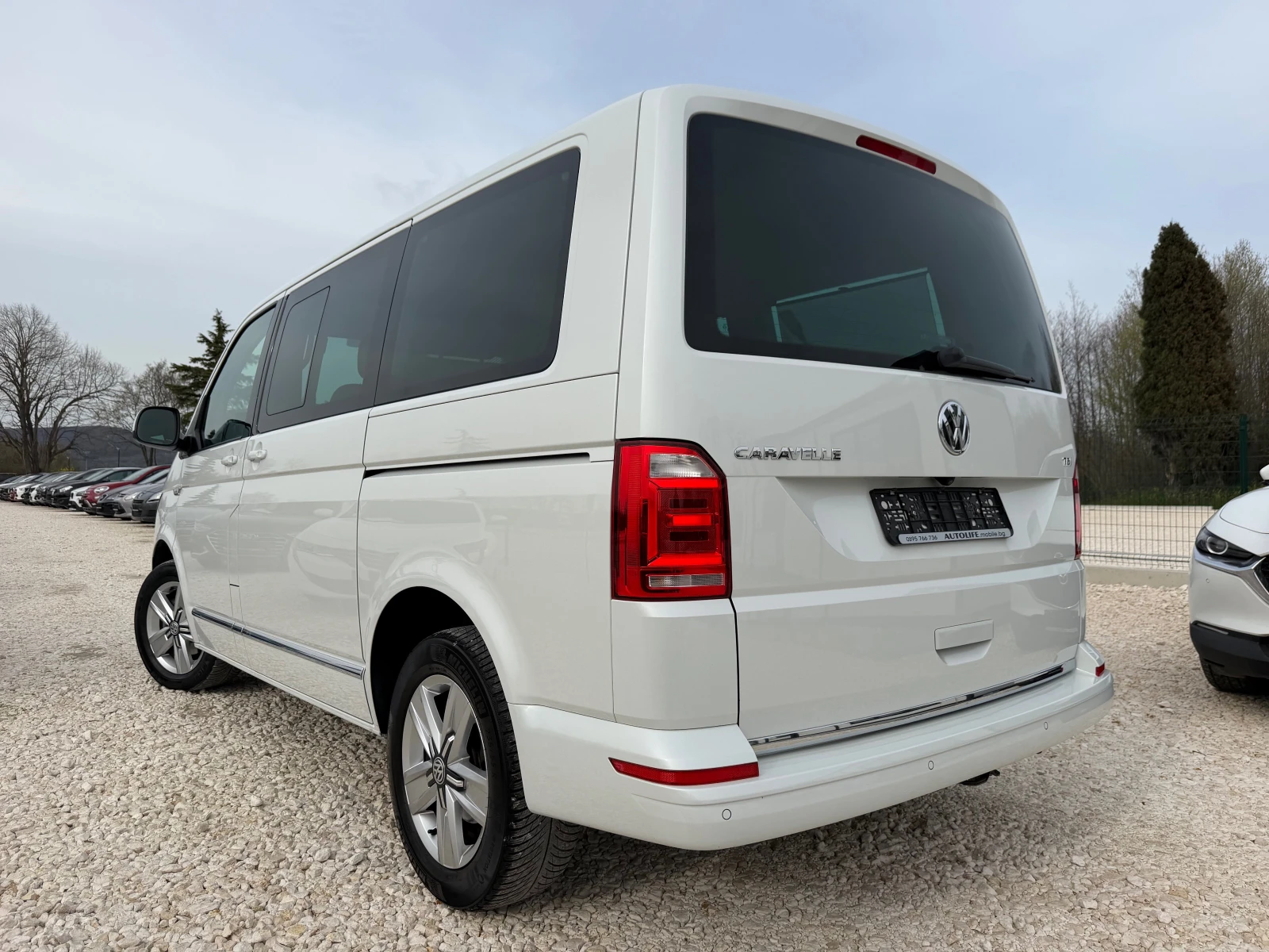VW Caravelle 2.0TDI-150 DISTR. CAMERA DSG FULL LED NAVI EU 6B, снимка 4 - Бусове и автобуси - 54206666