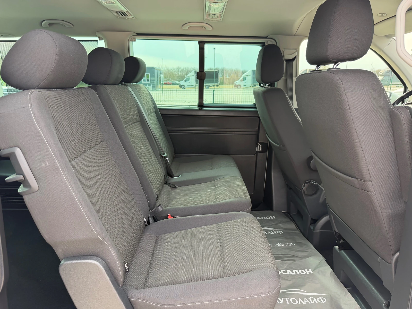 VW Caravelle 2.0TDI-150 DISTR. CAMERA DSG FULL LED NAVI EU 6B, снимка 13 - Бусове и автобуси - 54206666