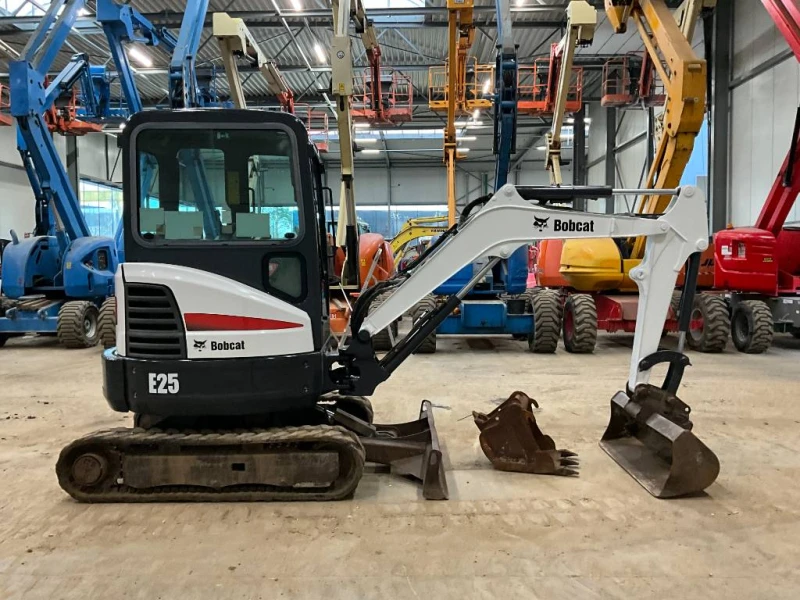 Багер Bobcat E 25, снимка 4 - Индустриална техника - 49582628