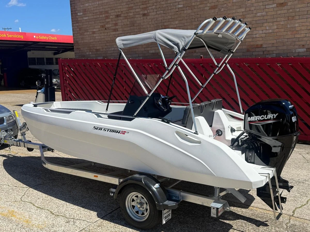 Лодка Собствено производство SeaStorm 17 HDPE Advantage - 5.18 m - бяла, снимка 6 - Воден транспорт - 54387363