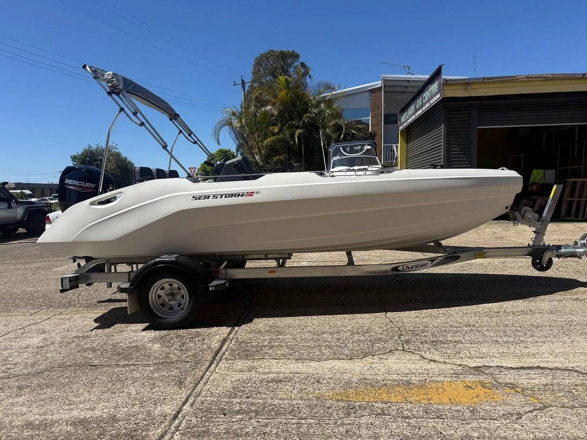 Лодка Собствено производство SeaStorm 17 HDPE Advantage - 5.18 m - бяла, снимка 2 - Воден транспорт - 54387363