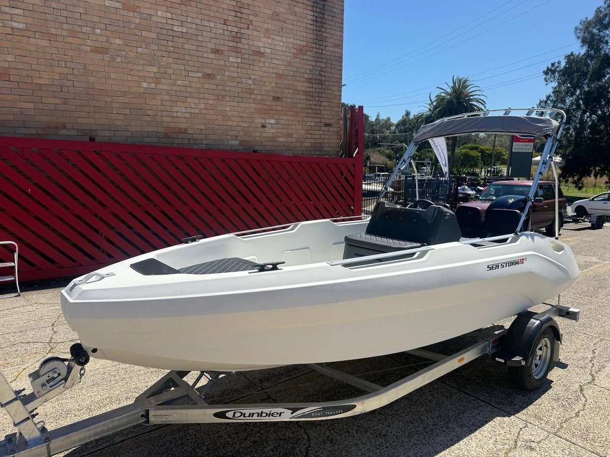Лодка Собствено производство SeaStorm 17 HDPE Advantage - 5.18 m - бяла