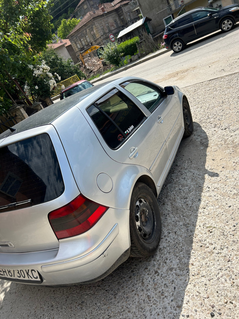 VW Golf, снимка 6 - Автомобили и джипове - 46446060