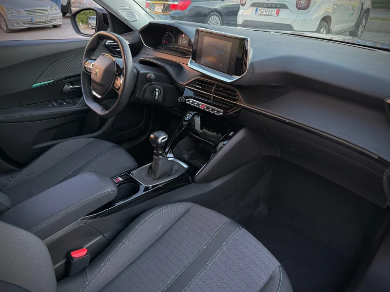 Peugeot 2008 ГАРАНЦИОННА//ВЪРНАТ ОТ ЛИЗИНГ, снимка 6 - Автомобили и джипове - 51658639