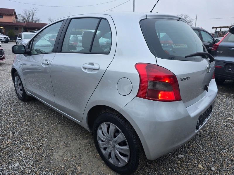Toyota Yaris 1.4D4D-AVTOMAT, снимка 4 - Автомобили и джипове - 52639261