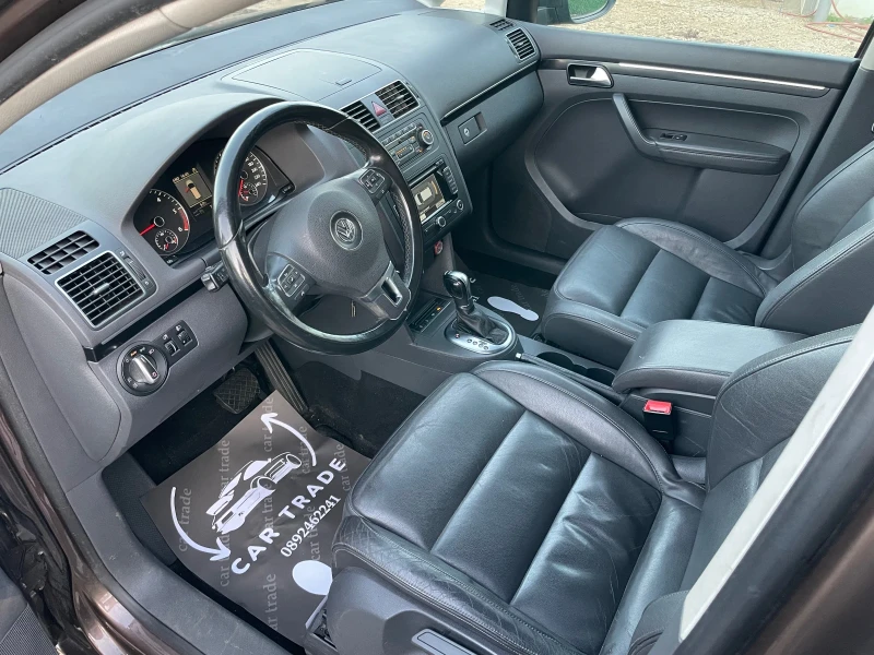 VW Touran 2.0TDI/DSG/КОЖА/HIGHLINE/NAVI/PARK ASSIST/, снимка 7 - Автомобили и джипове - 52710549