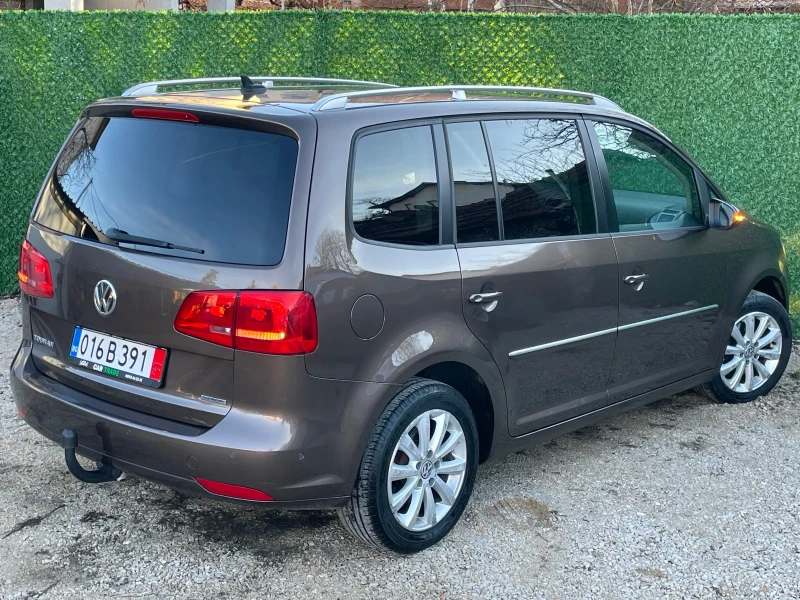 VW Touran 2.0TDI/DSG/КОЖА/HIGHLINE/NAVI/PARK ASSIST/, снимка 4 - Автомобили и джипове - 52710549