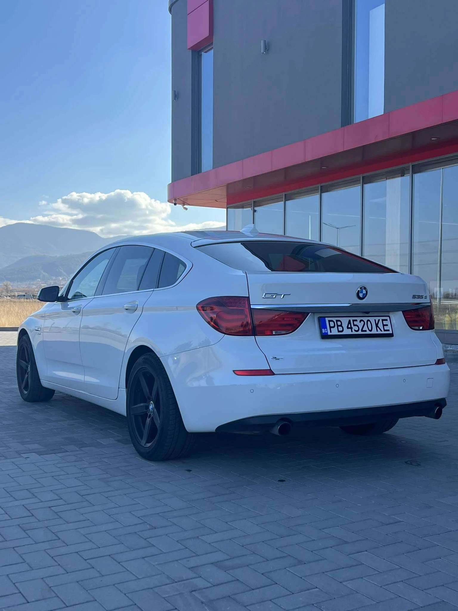 BMW 5 Gran Turismo 535d xDrive - изображение 5