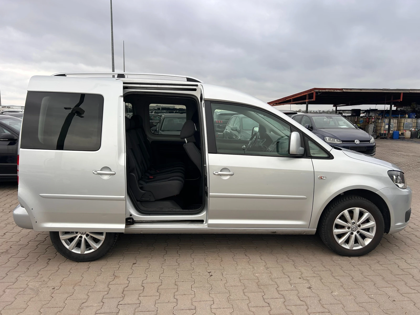 VW Caddy 1.6TDI 4+ 1 NAVI EURO 5 - изображение 6
