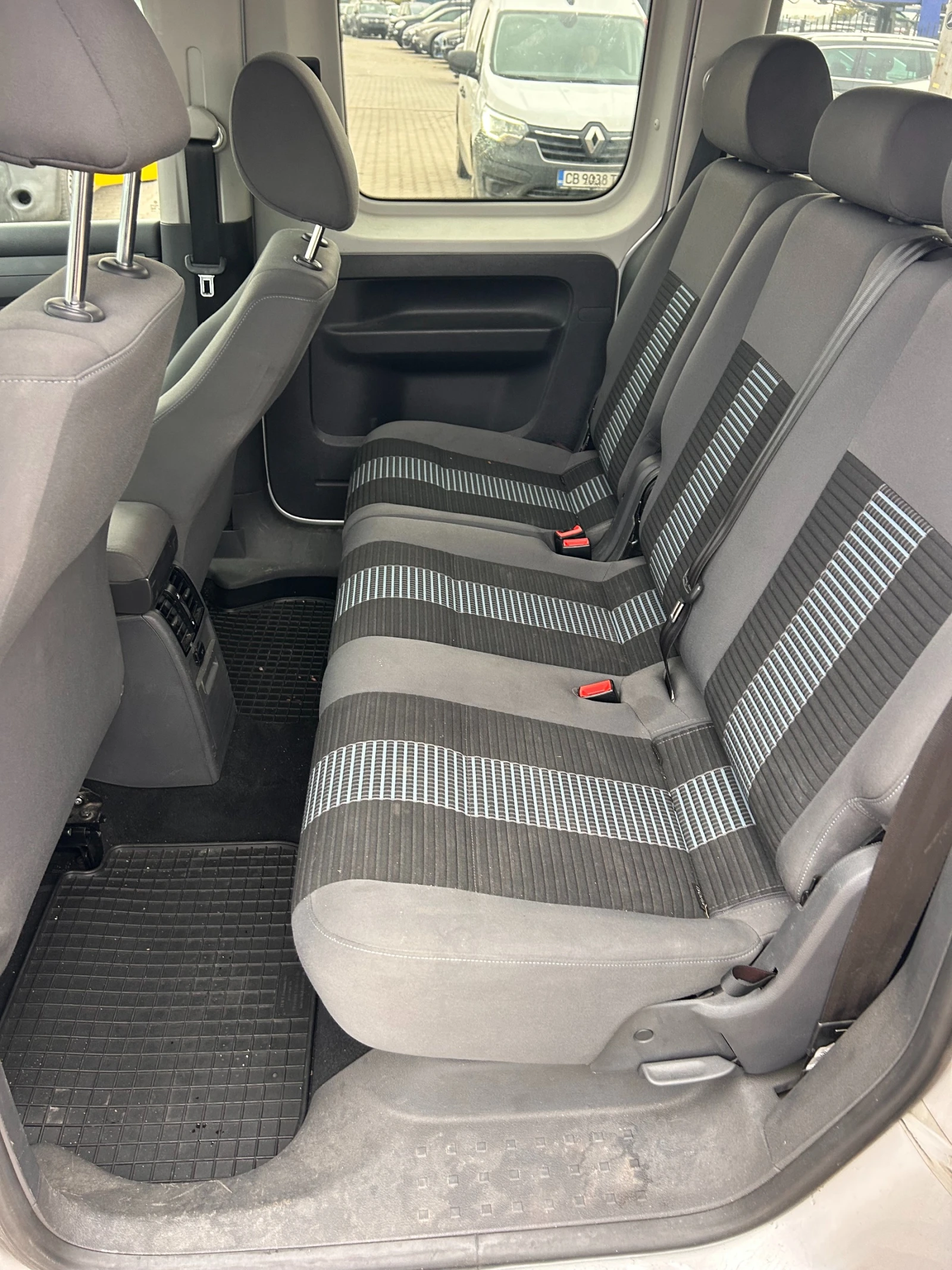 VW Caddy 1.6TDI 4+ 1 NAVI EURO 5 | Mobile.bg � ����������� 11