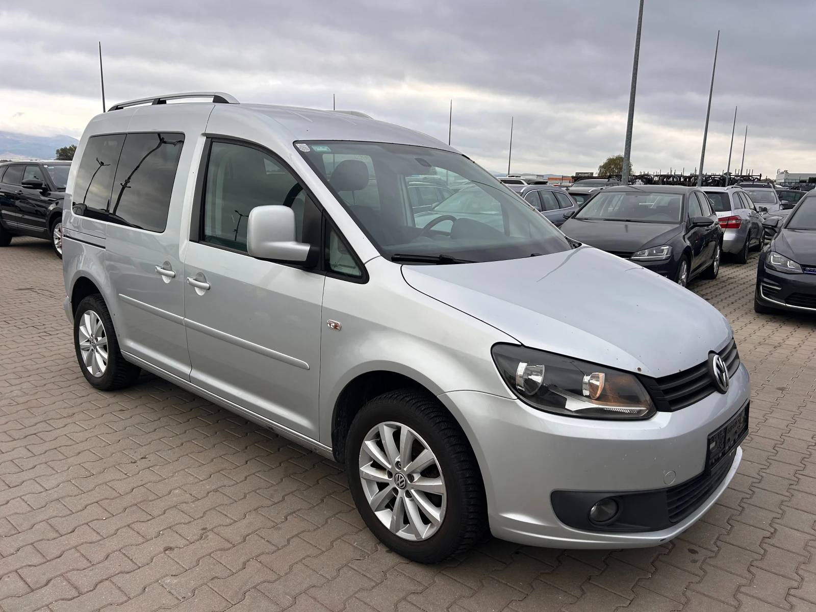 VW Caddy 1.6TDI 4+ 1 NAVI EURO 5 - изображение 4