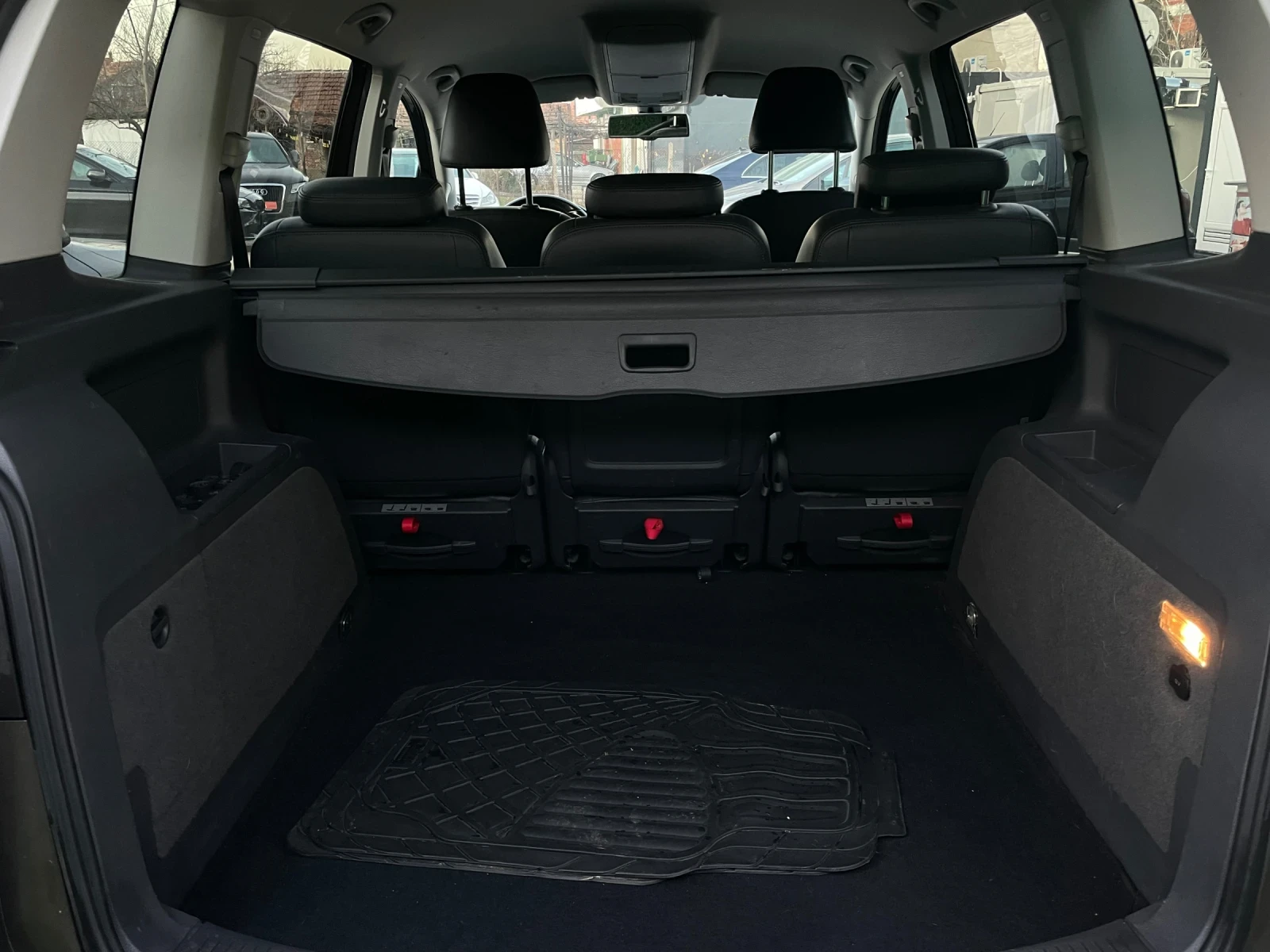 VW Touran 2.0TDI/DSG/����/HIGHLINE/NAVI/PARK ASSIST/ | Mobile.bg � ����������� 10