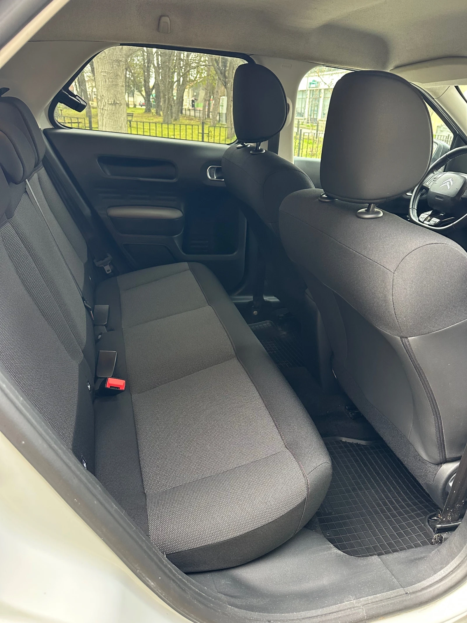 Citroen C4 Cactus 1.2 e-THP Feel, снимка 15 - Автомобили и джипове - 53622012