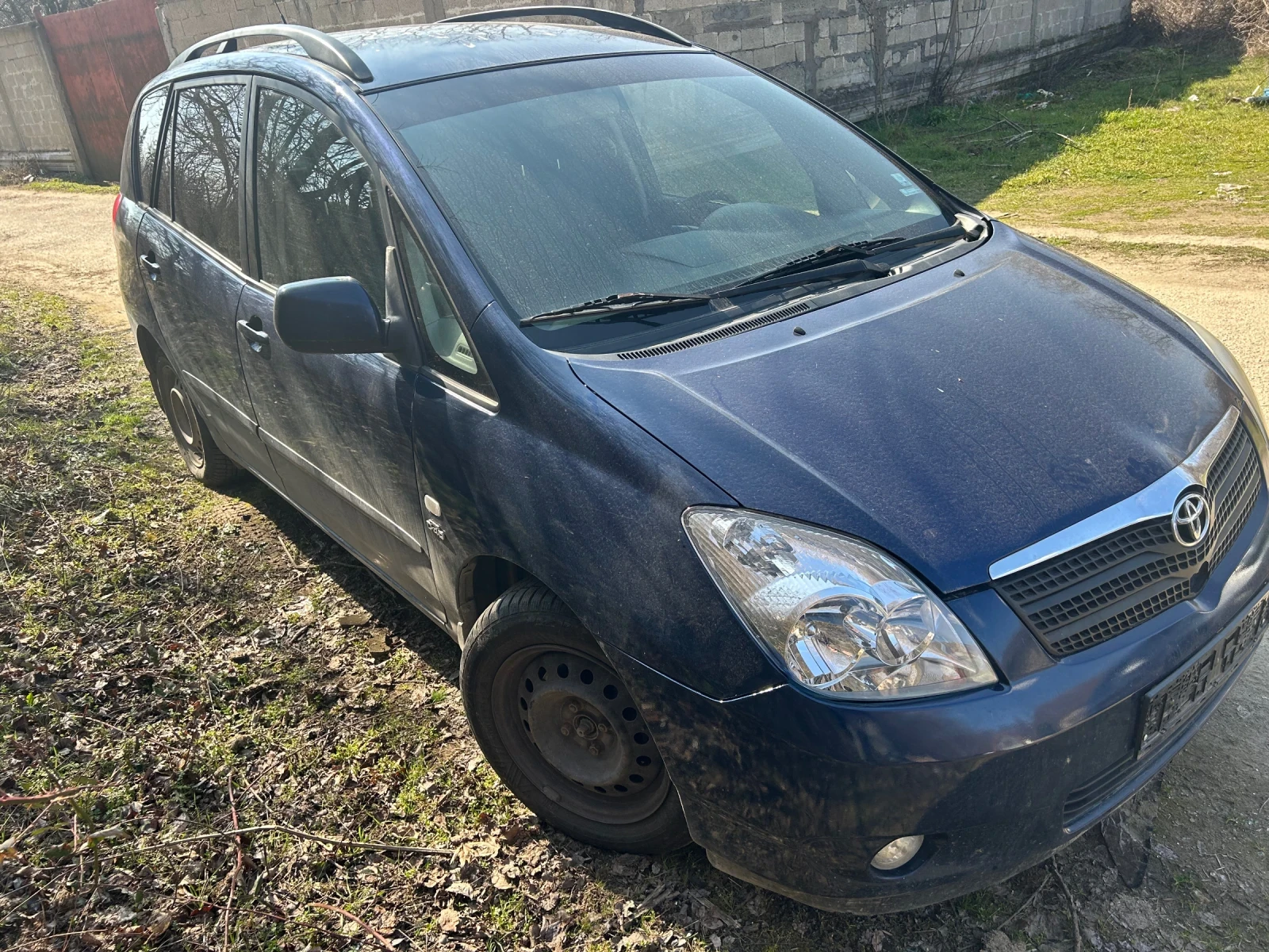 Toyota Corolla verso 2.0D на части