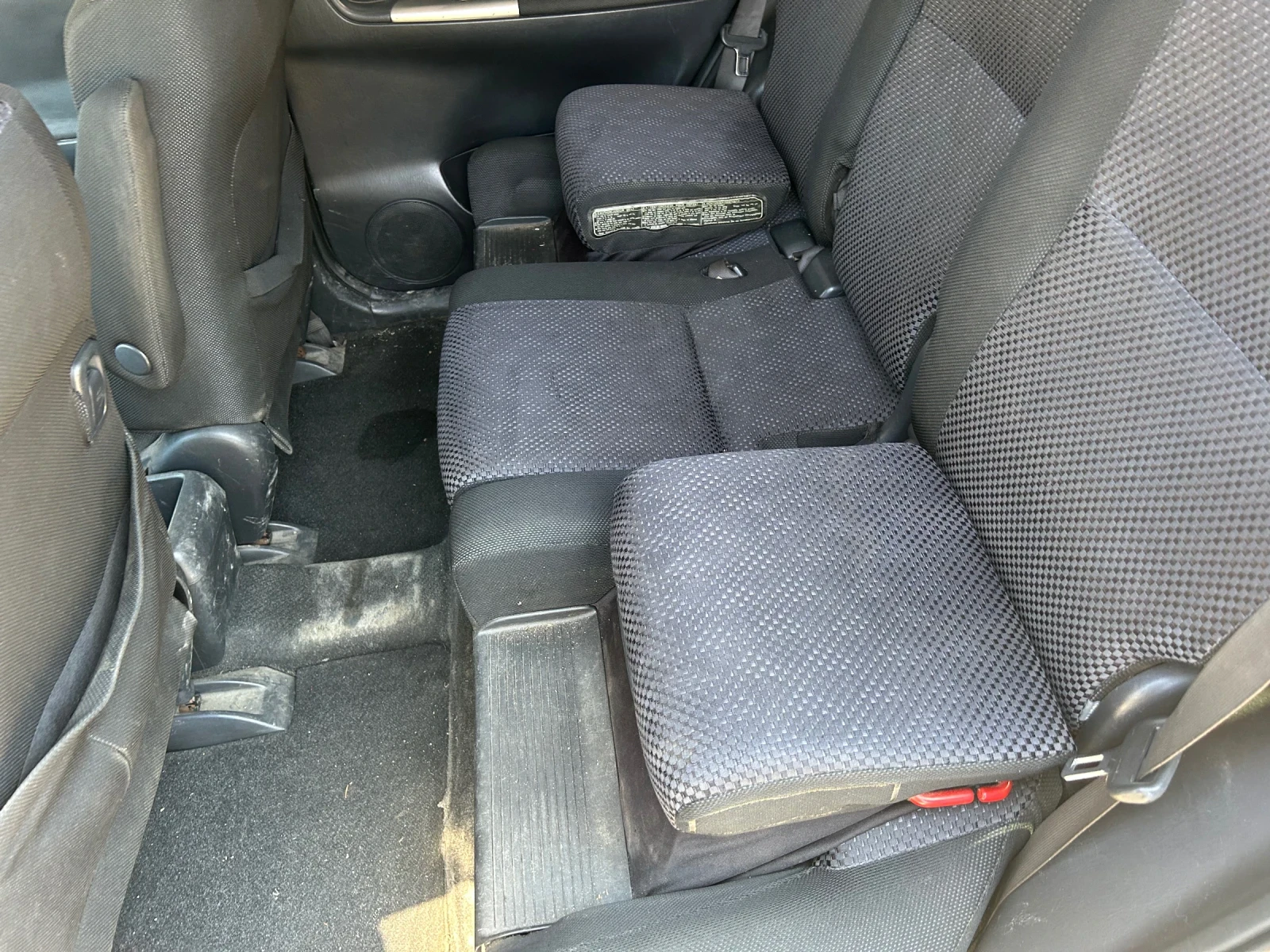 Toyota Corolla verso 2.0D на части, снимка 11 - Автомобили и джипове - 53759087