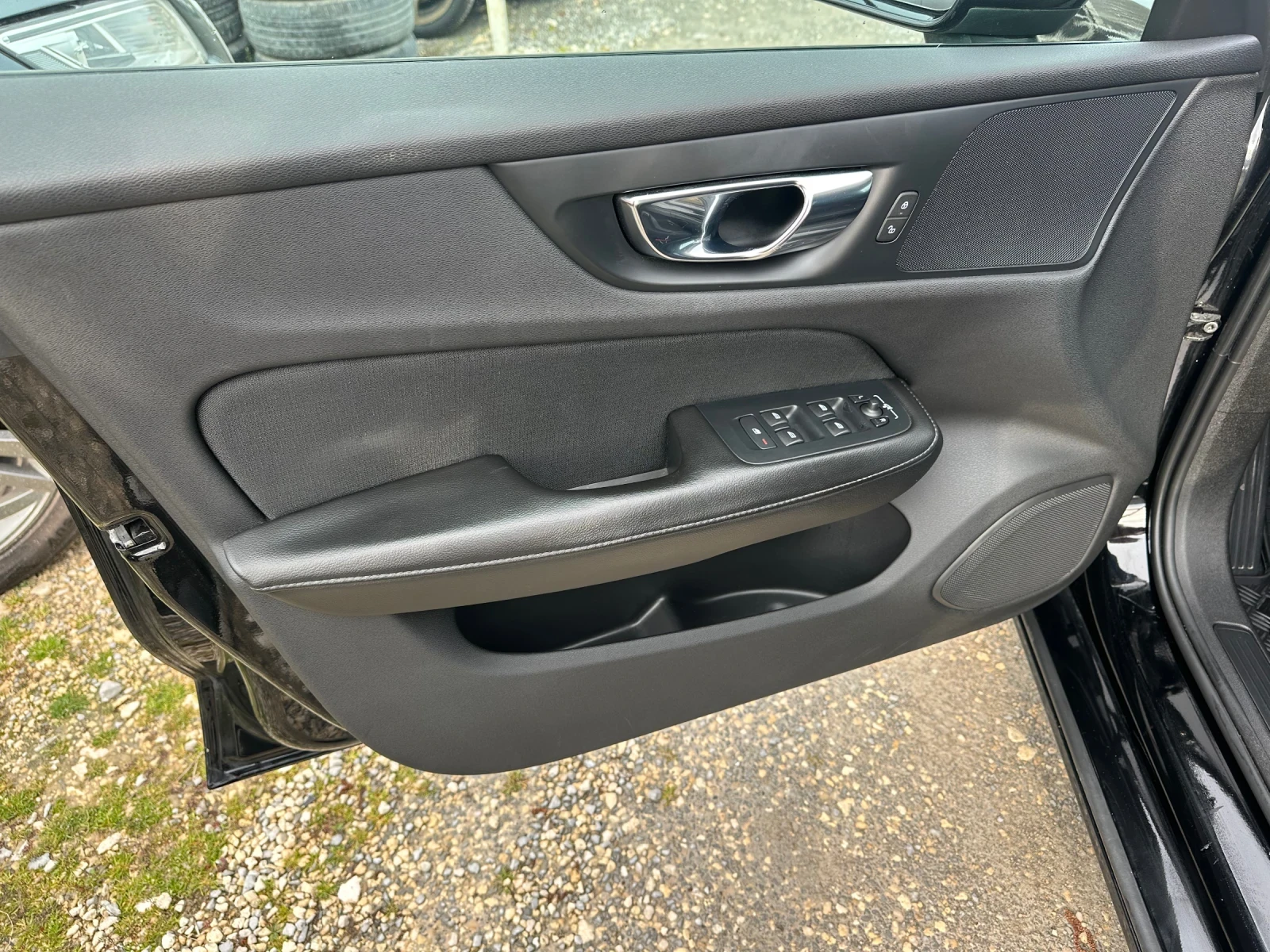 Volvo V60 2.0 D3-150 k.c.-ПЕРФЕКТНО, снимка 8 - Автомобили и джипове - 53964360