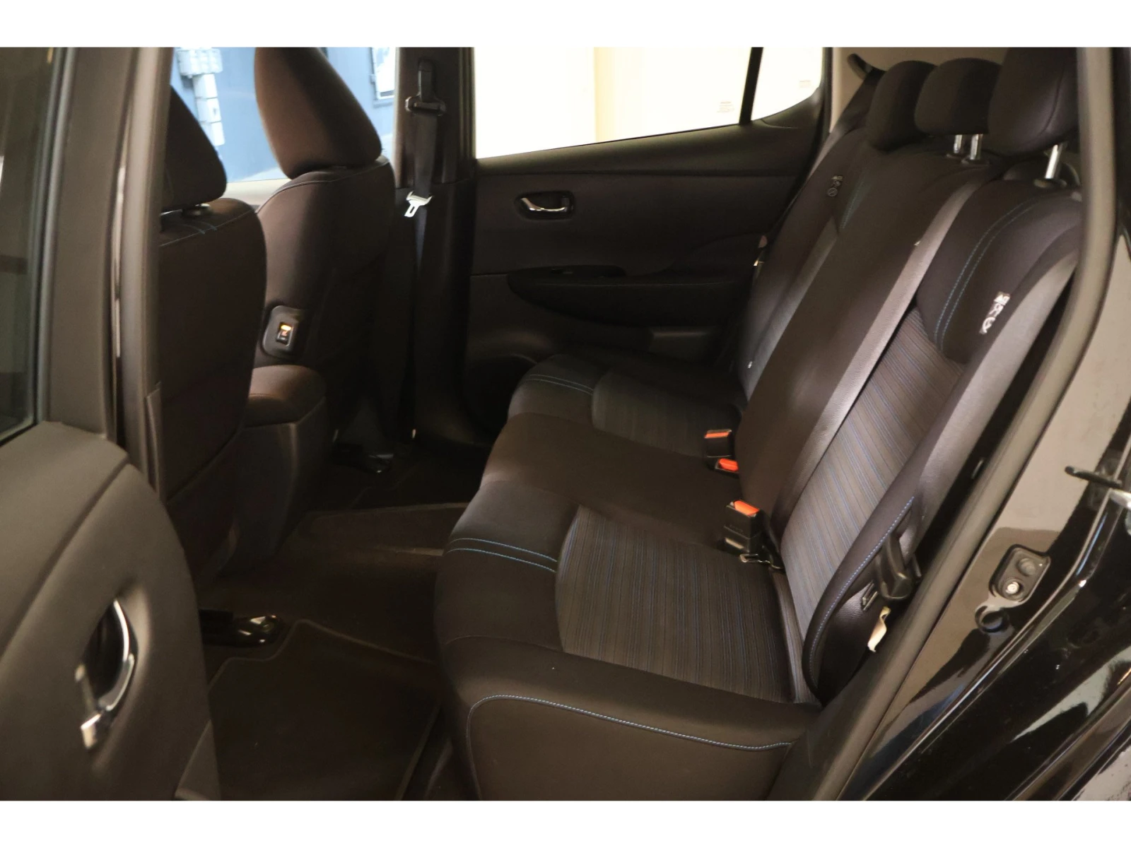 Nissan Leaf  40 kWh N-connecta | Mobile.bg � ����������� 16