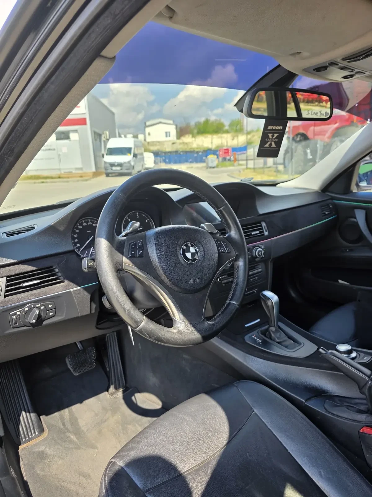 BMW 320, снимка 10 - Автомобили и джипове - 54098952