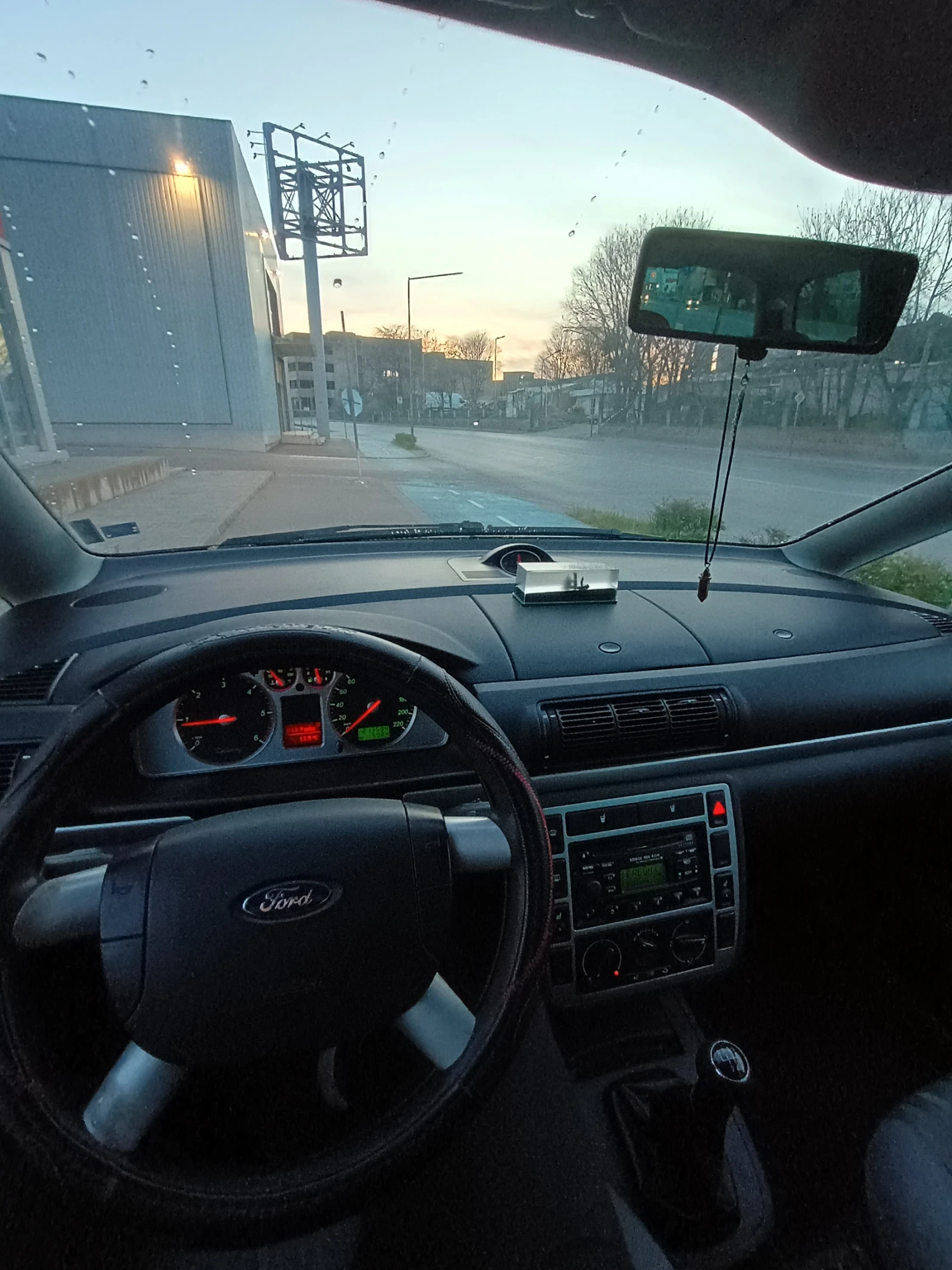 Ford Galaxy 1.9 TDI, снимка 9 - Автомобили и джипове - 54361971