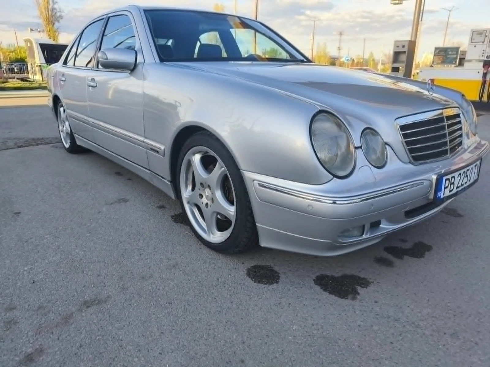 Mercedes-Benz E 320, снимка 9 - Автомобили и джипове - 54496133