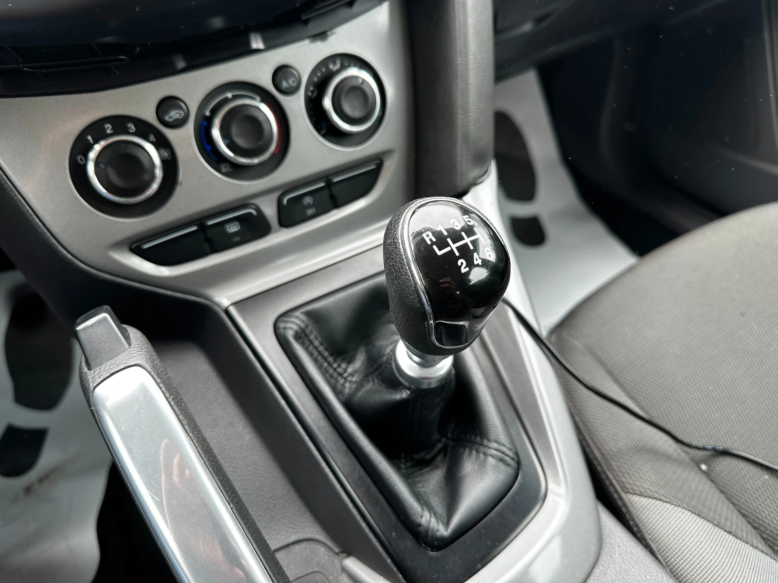Ford Focus, снимка 11 - Автомобили и джипове - 54509275