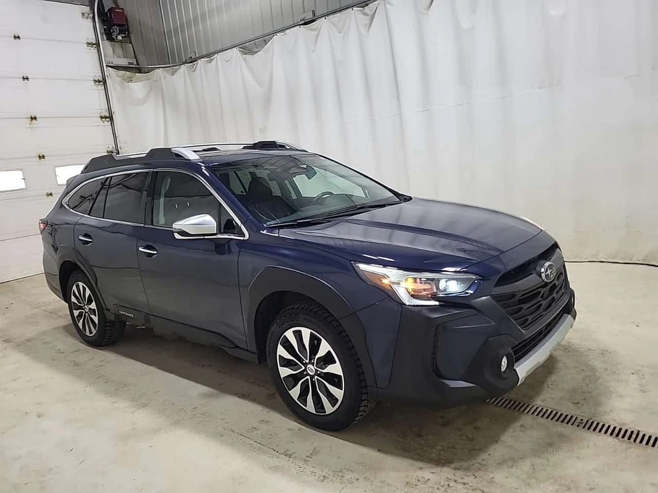 Subaru Outback PREMIER XT| DISTRONIC| 360| PANO| 2 КЛЮЧА| CARFAX, снимка 2 - Автомобили и джипове - 54622392