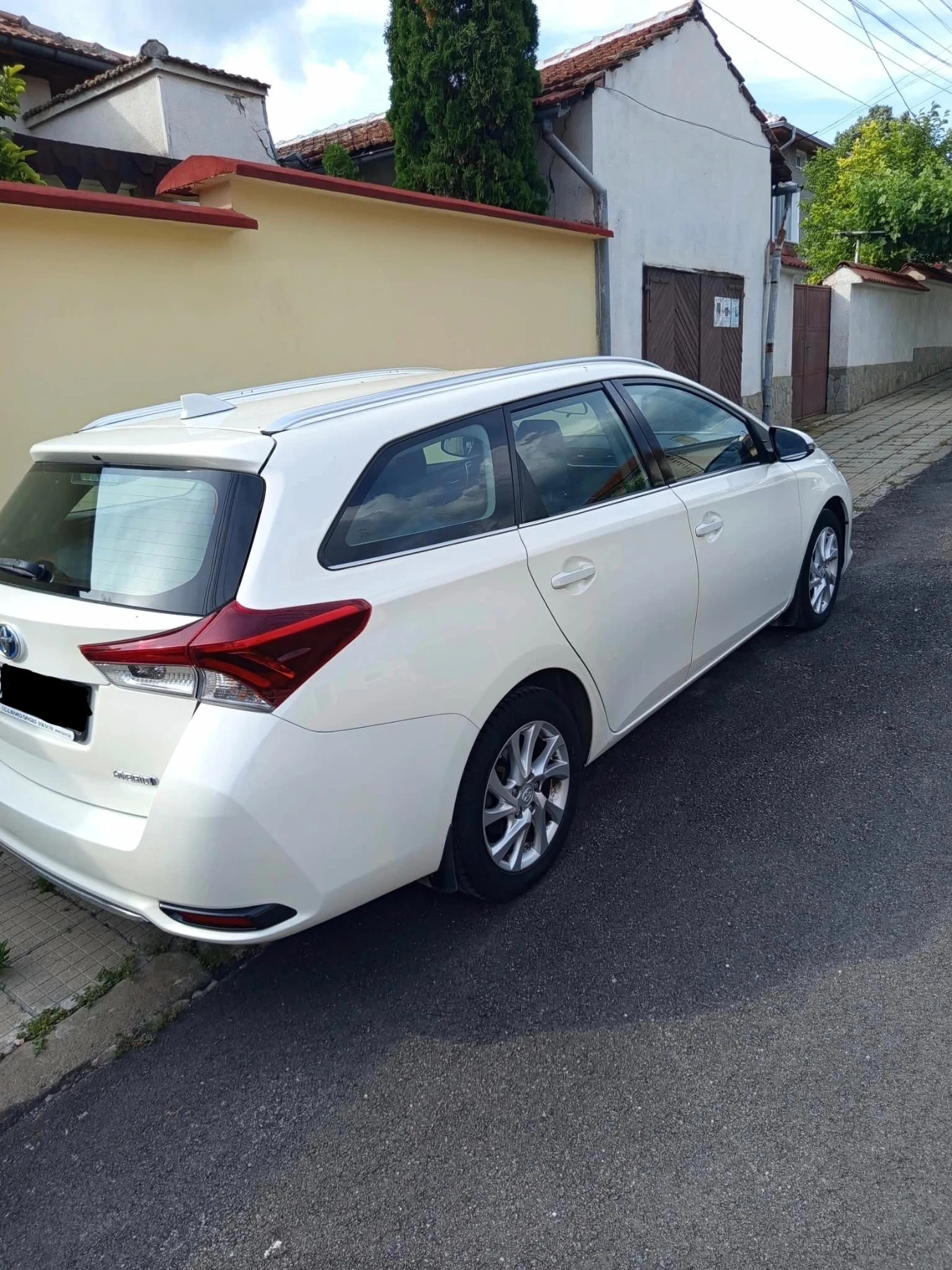 Toyota Auris, снимка 2 - Автомобили и джипове - 54825513