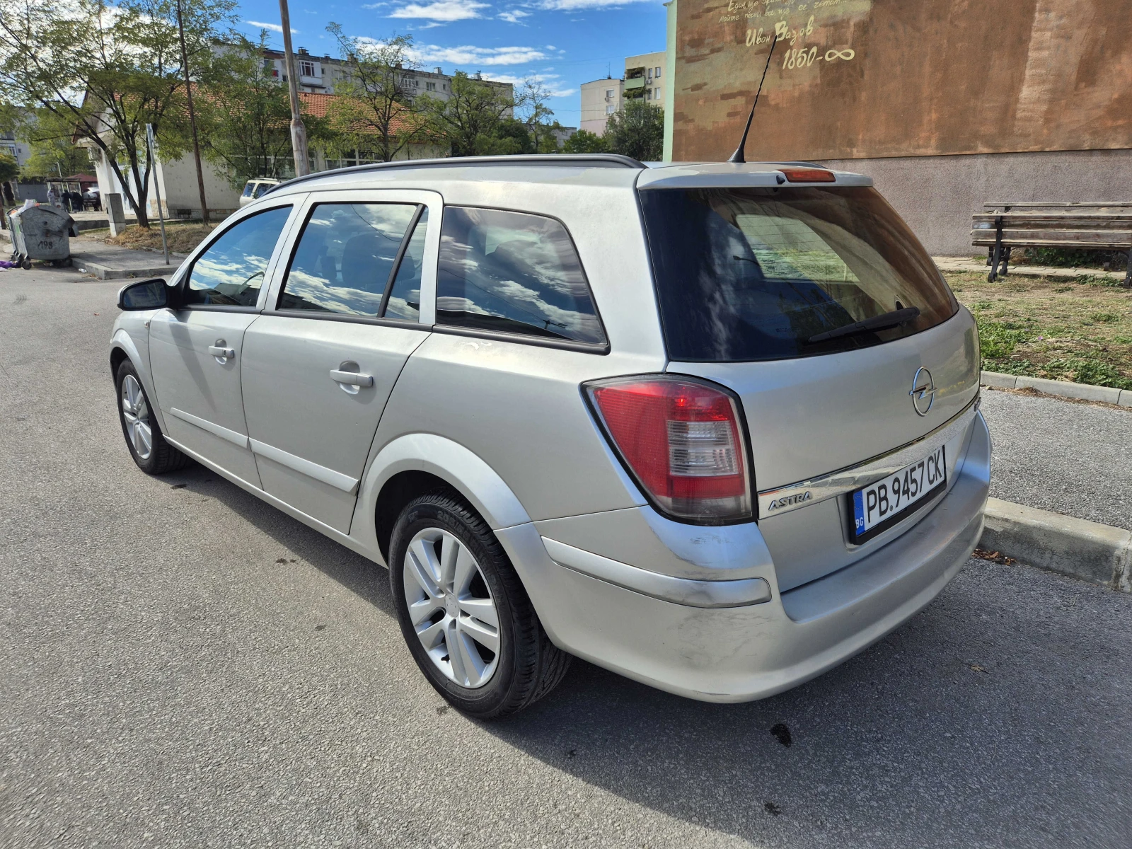 Opel Astra H, 1.9 CDTI, facelift, снимка 2 - Автомобили и джипове - 55003569