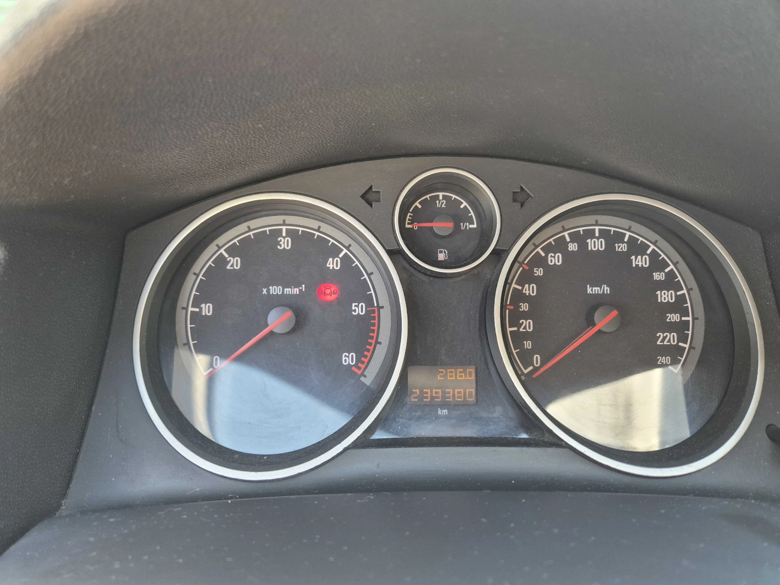 Opel Astra H, 1.9 CDTI, facelift, снимка 15 - Автомобили и джипове - 55003569