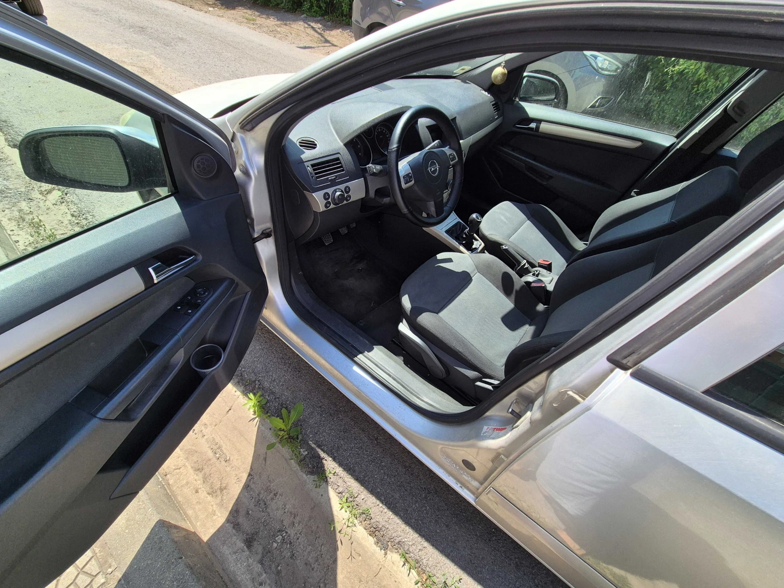 Opel Astra H, 1.9 CDTI, facelift, снимка 9 - Автомобили и джипове - 55003569
