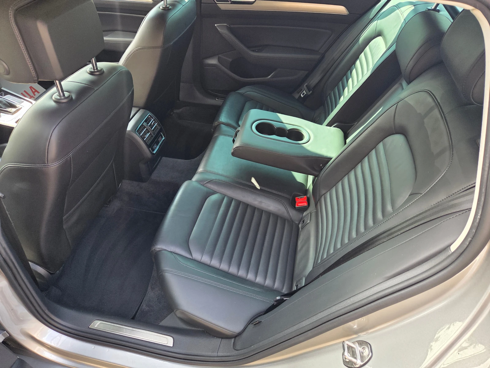 VW Passat 2.0TDI/4X4/AUTOMAT/NAVI, снимка 8 - Автомобили и джипове - 55373738