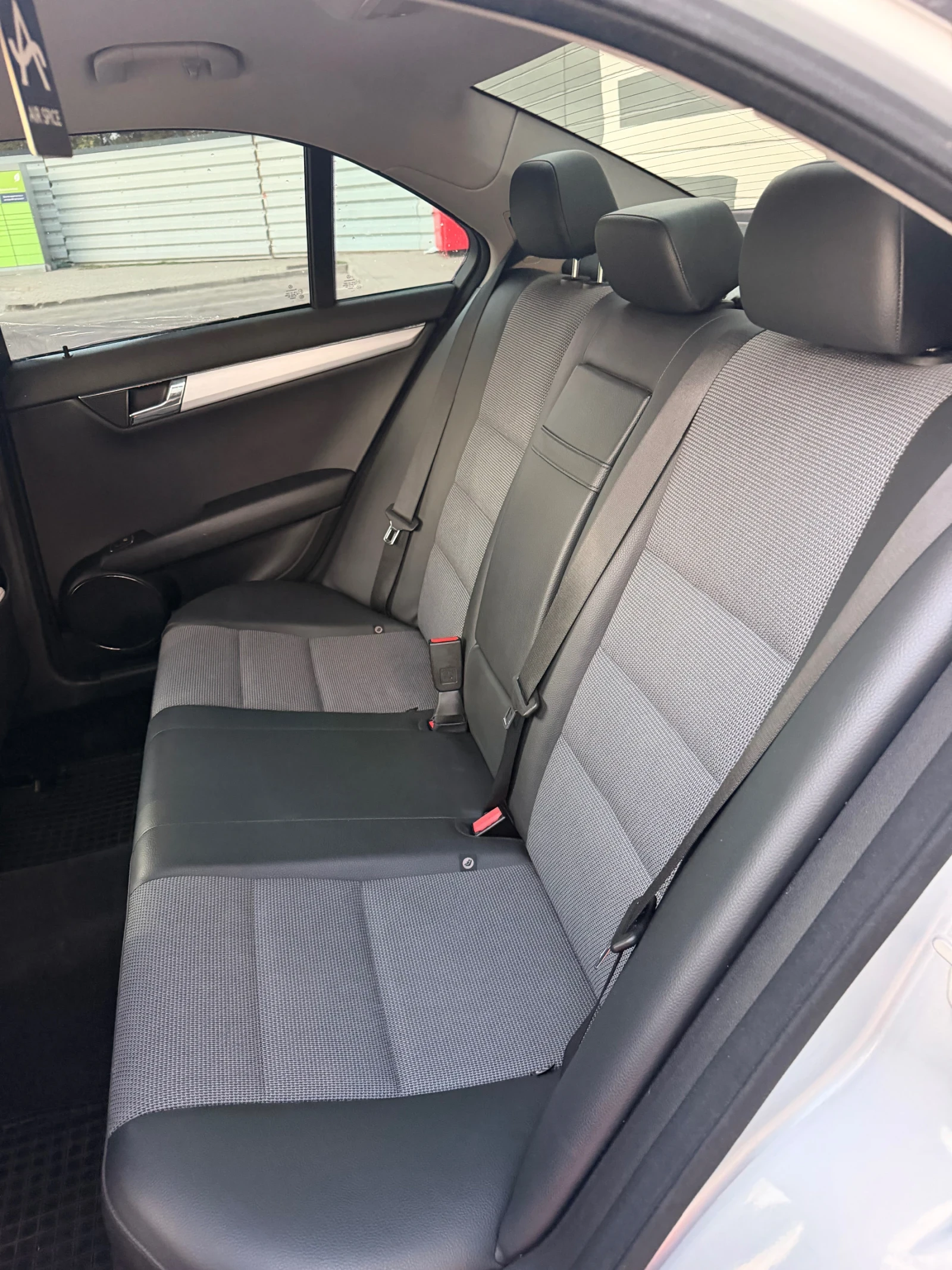 Mercedes-Benz C 220 Mercedes W204 C220 CDI Avantgarde с двигател OM646, снимка 9 - Автомобили и джипове - 55902634