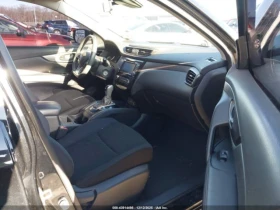 Nissan Rogue SPORT 4X4 - 8839 € / 17287.58 лв. - 47729321 5