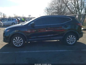 Nissan Rogue SPORT 4X4 - 8839 € / 17287.58 лв. - 47729321 13