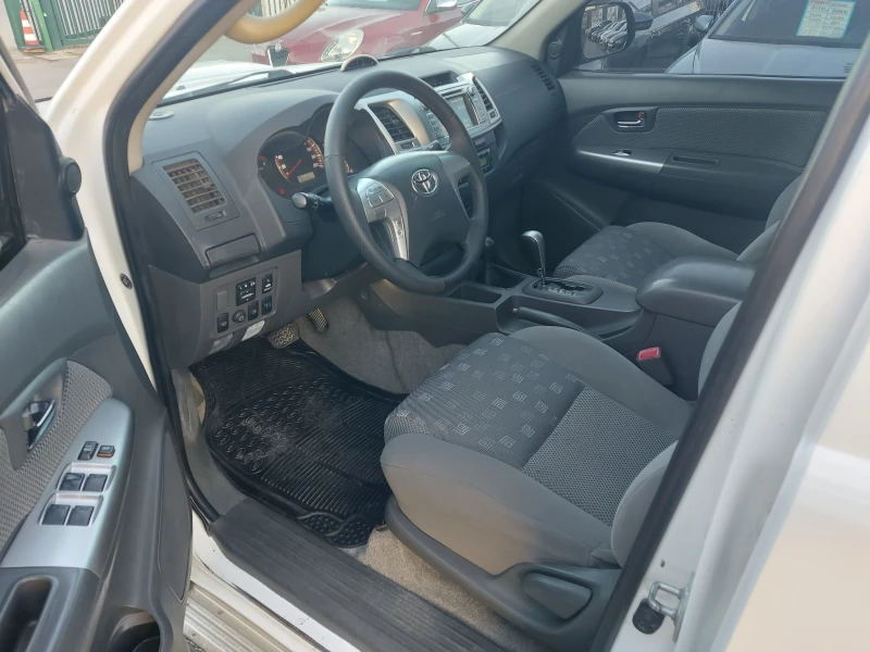 Toyota Hilux 3.0 D4-D, 171 к.с., 4х4, АВТОМАТИК, ЮЖНА ИТАЛИЯ, , снимка 8 - Автомобили и джипове - 47619888