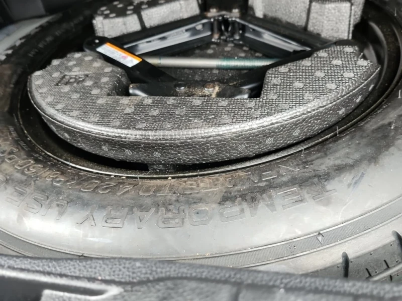 Toyota Rav4 * HYBRID LE * CARFAX * БЕЗ ПЪРВОНАЧАЛНА ВНОСКА, снимка 14 - Автомобили и джипове - 53087374