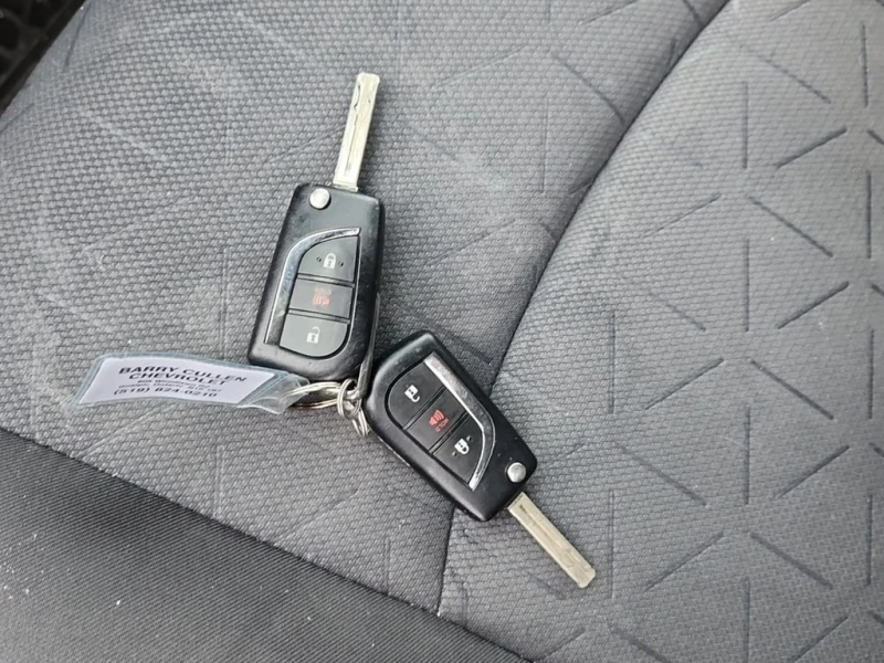 Toyota Rav4 * HYBRID LE * CARFAX * БЕЗ ПЪРВОНАЧАЛНА ВНОСКА, снимка 8 - Автомобили и джипове - 53087374