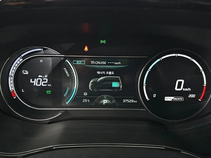 Kia Niro САМО 30% АВАНС, снимка 8 - Автомобили и джипове - 56489210