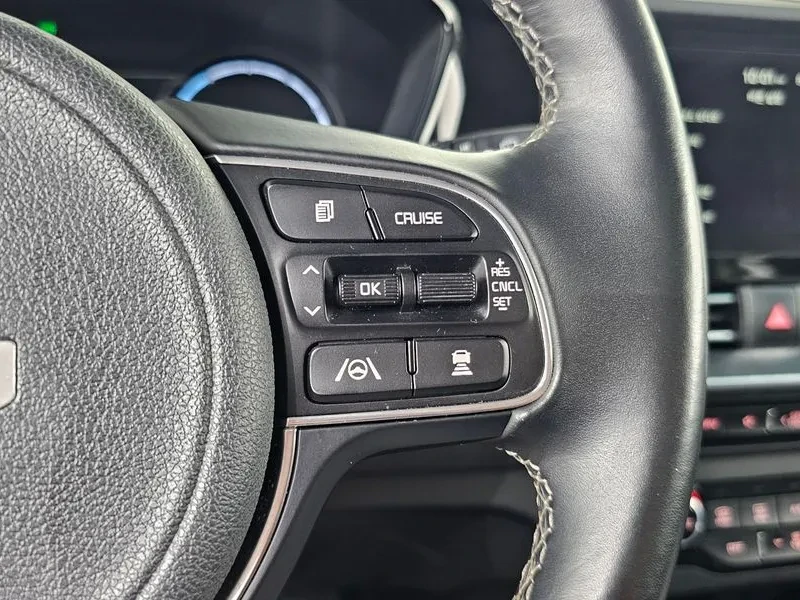 Kia Niro САМО 30% АВАНС, снимка 16 - Автомобили и джипове - 56489210