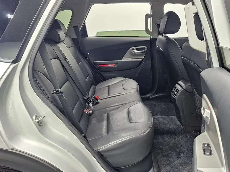 Kia Niro САМО 30% АВАНС, снимка 11 - Автомобили и джипове - 56489210
