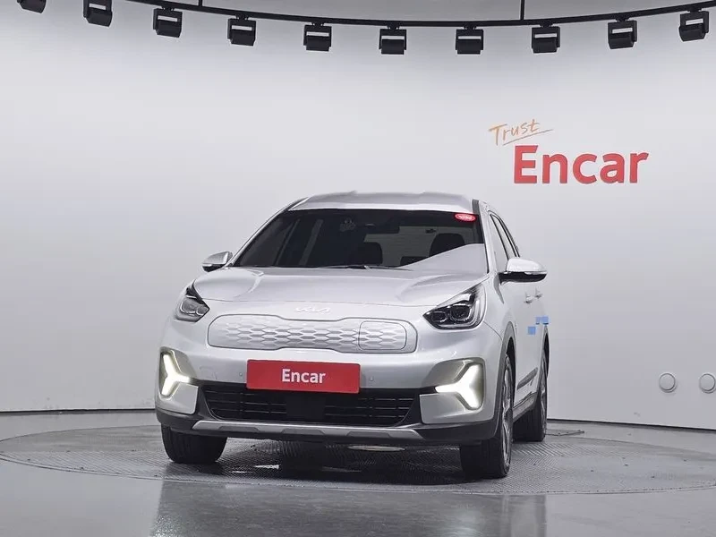 Kia Niro САМО 30% АВАНС, снимка 3 - Автомобили и джипове - 56489210