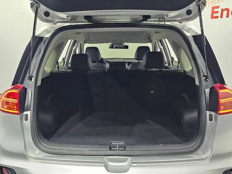 Kia Niro САМО 30% АВАНС, снимка 17 - Автомобили и джипове - 56489210