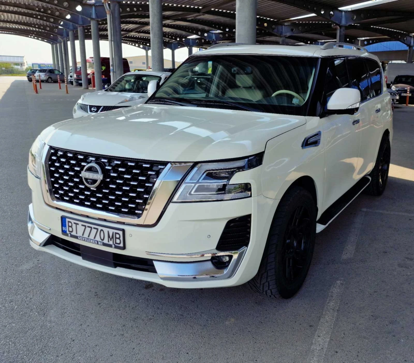 Infiniti QX80 Реконструкция в Nissan Patrol 2023* Oбдух* Пано* B, снимка 1