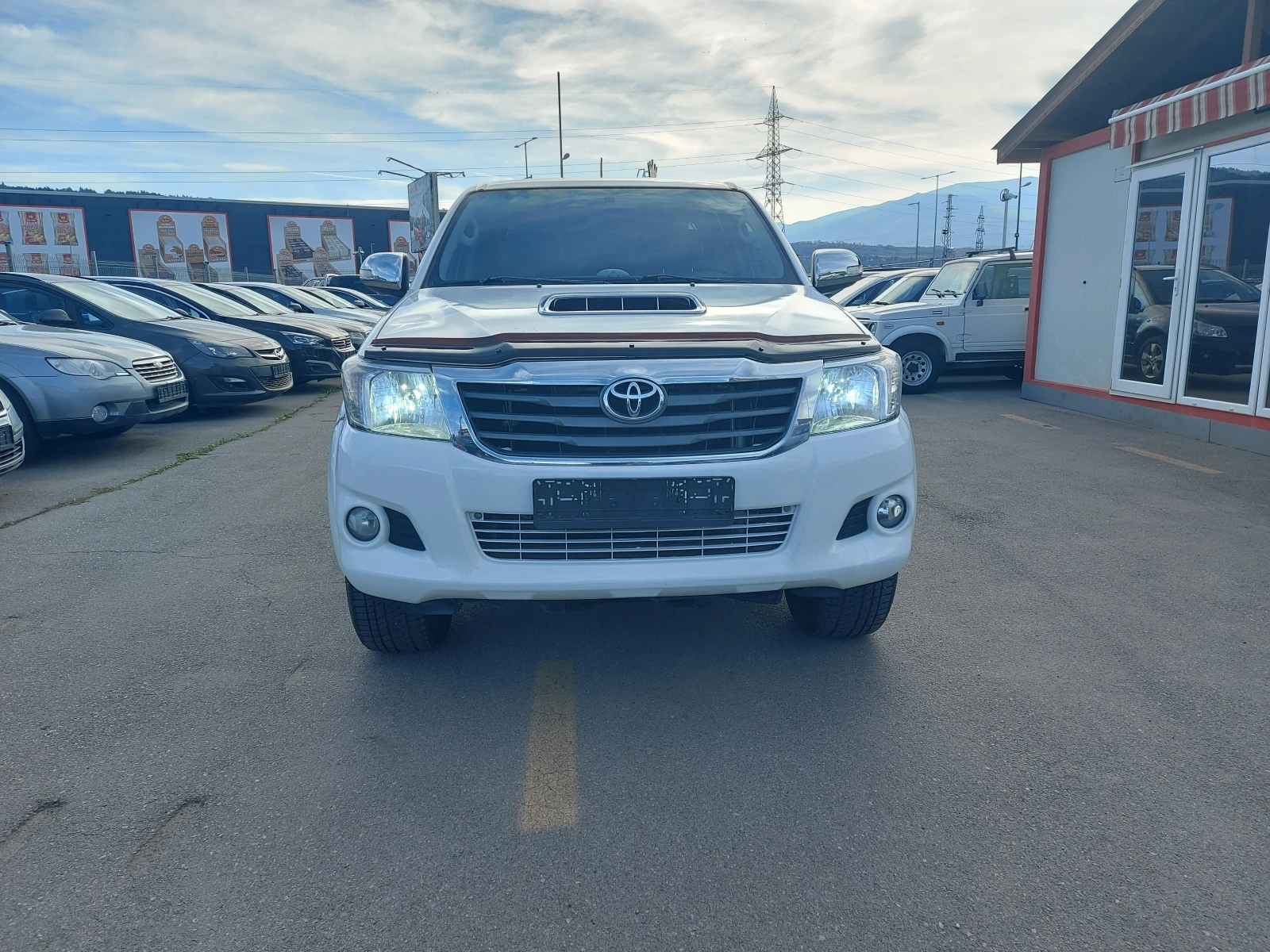 Toyota Hilux 3.0 D4-D, 171 к.с., 4х4, АВТОМАТИК, ЮЖНА ИТАЛИЯ - изображение 2