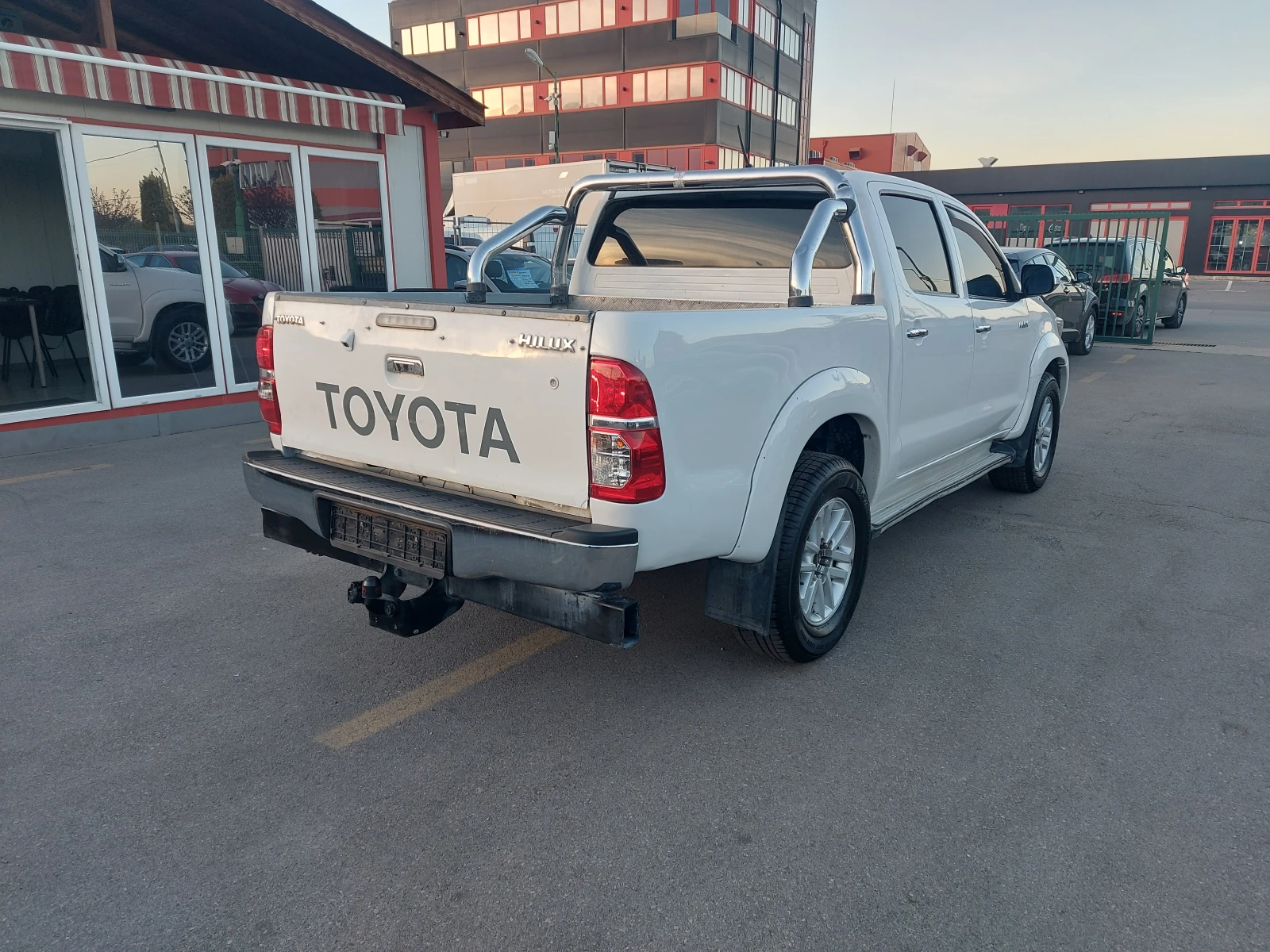 Toyota Hilux 3.0 D4-D, 171 к.с., 4х4, АВТОМАТИК, ЮЖНА ИТАЛИЯ - изображение 6