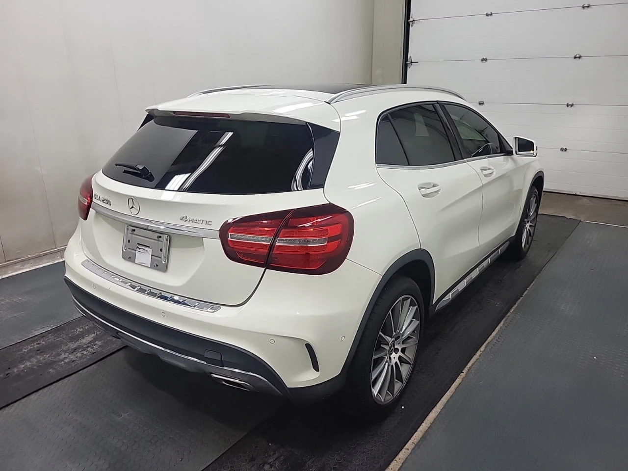 Mercedes-Benz GLA * CARFAX * АВТО КРЕДИТ * ЦЕНА ДО БГ! - изображение 4